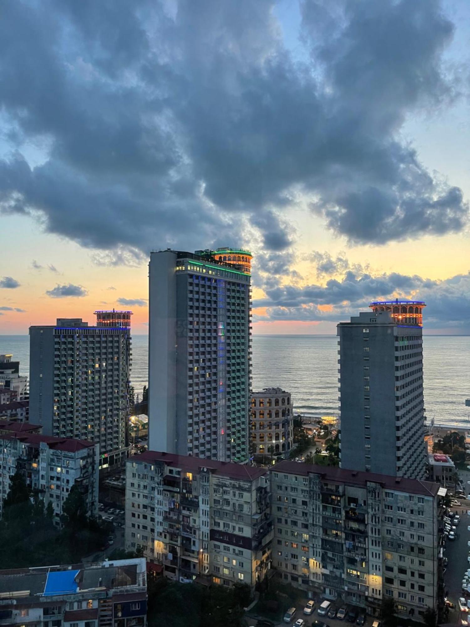 Green House Batumi Exterior foto